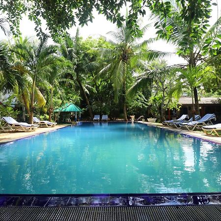 Hotel Susantha Garden Bentota Bagian luar foto