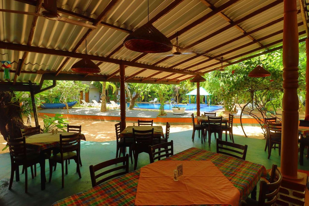 Hotel Susantha Garden Bentota Bagian luar foto