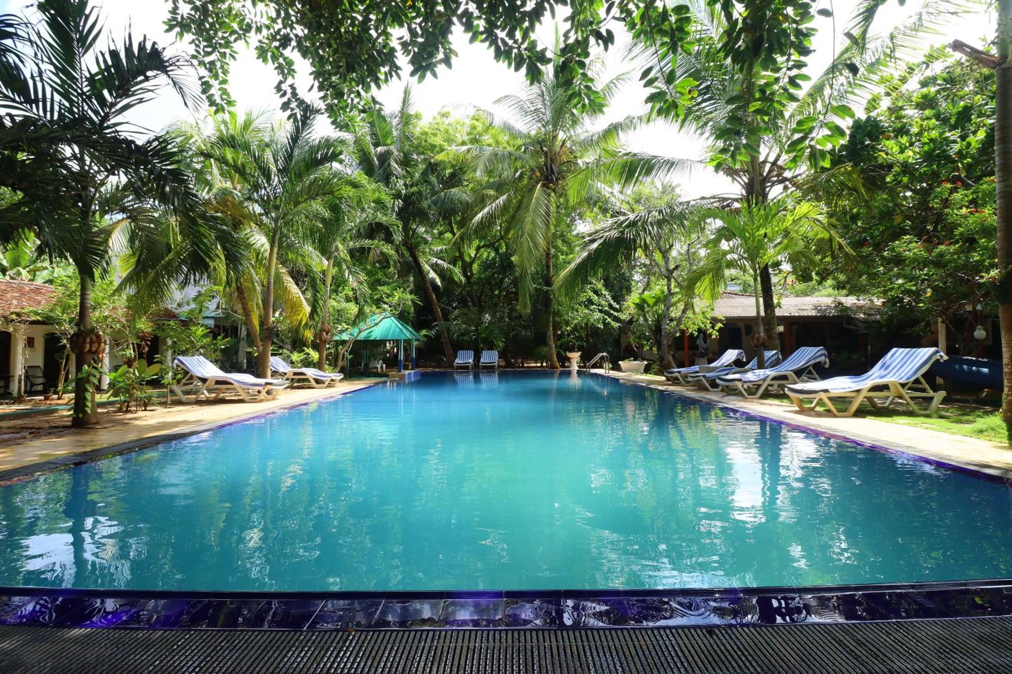 Hotel Susantha Garden Bentota Bagian luar foto